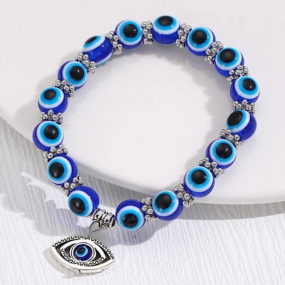 NWT Devil's Eye Bracelet - Picture 1 of 4